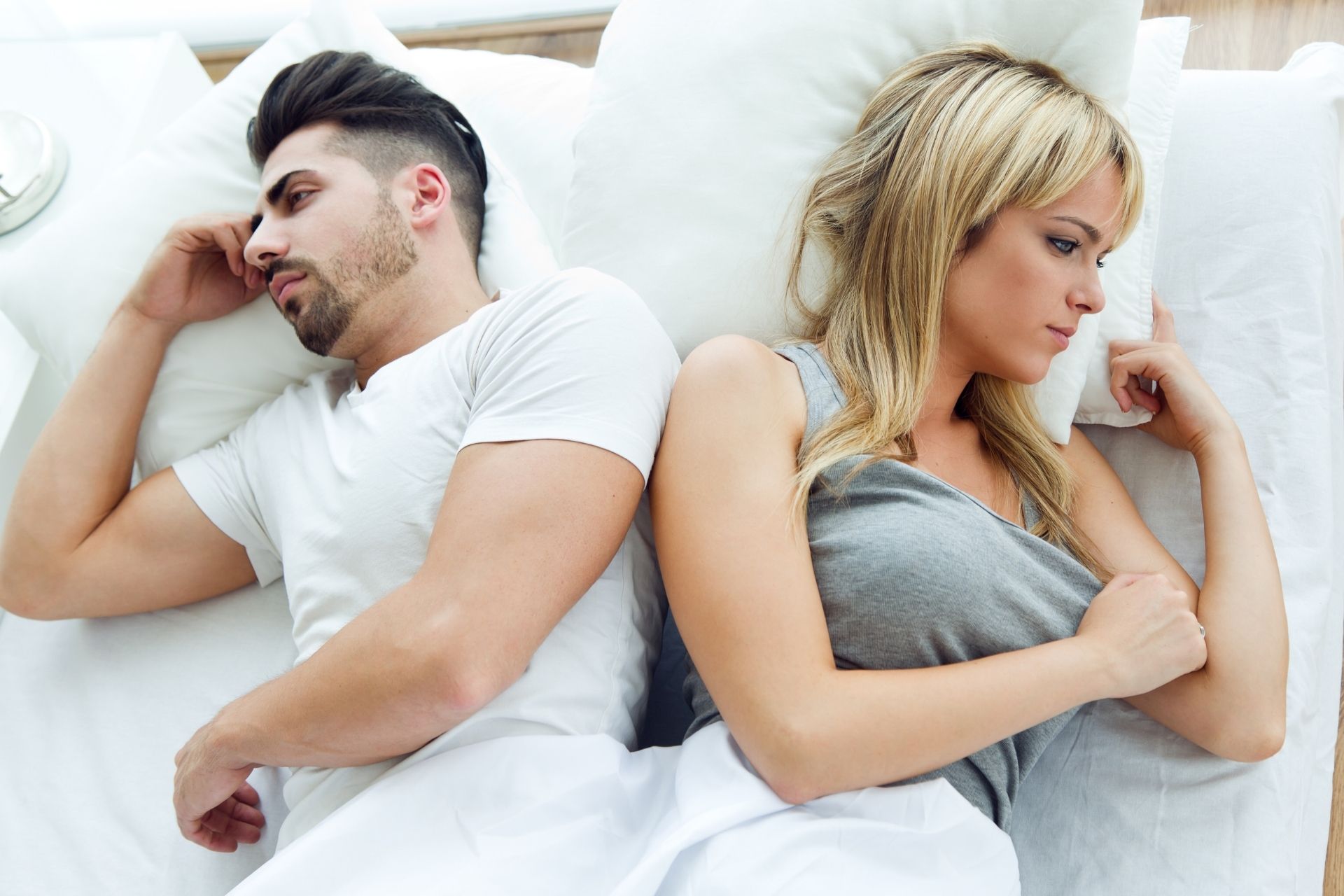 signs he's not into you anymore